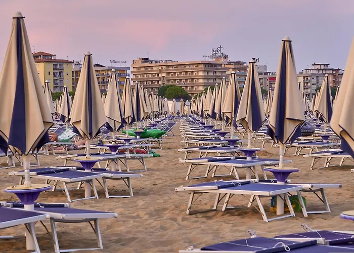 Sunlit Terrace Steps From The Sea Lejlighed Bibione